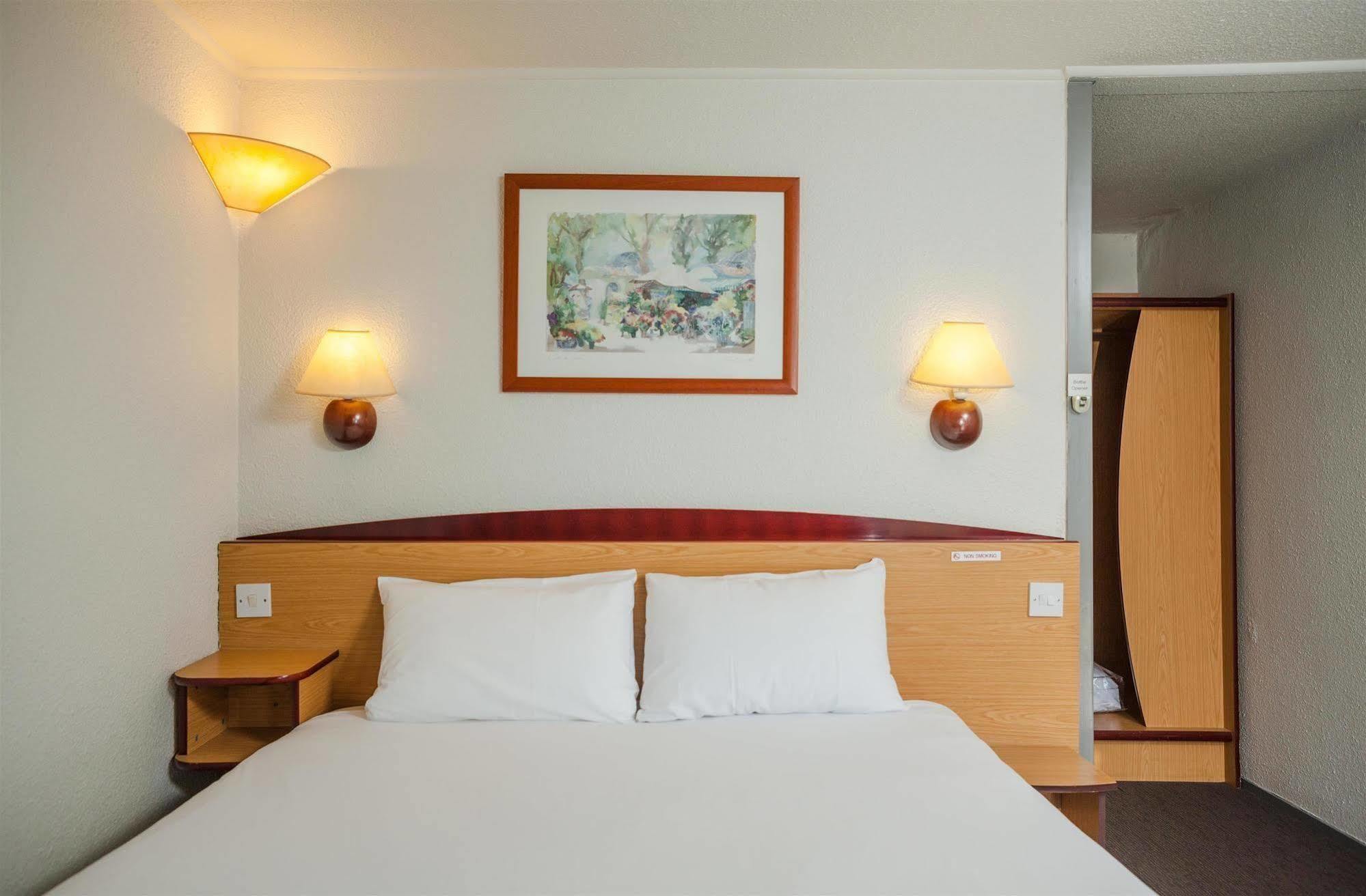 Campanile Hotel - Basildon - East Of London מראה חיצוני תמונה
